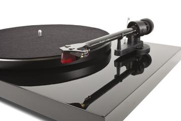 Pro-Ject Debut Carbon DC Phono